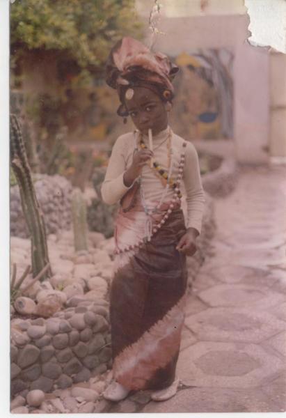 ma petite soeur adja en tenue traditionelle