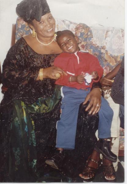 ma tante avek adja lor de son troisieme anniversaire